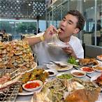 พีชอีทแหลก อายุ